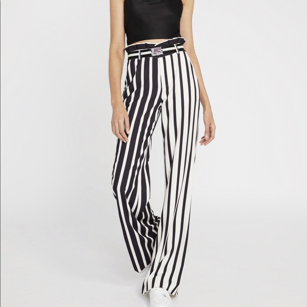 Alice + Olivia b/w striped pant with buckle